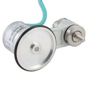 eim 4020os  t2  2  2 300x300 - EIM 5020OR5-R2	Инкрементальный энкодер D=50мм с мерным колесом L=200мм, контактная поверхность - резина, профиль ребристый, 1имп/0,5мм, 5…30VDC, выход HTL, IP64, -20…+85°C, радиальный кабель 2м