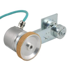 eim 5020or  r2  1  3 300x300 - EIM 5020OR1-R2	Инкрементальный энкодер D=50мм с мерным колесом L=200мм, контактная поверхность - резина, профиль ребристый, 1имп/1мм, 5…30VDC, выход HTL, IP64, -20…+85°C, радиальный кабель 2м